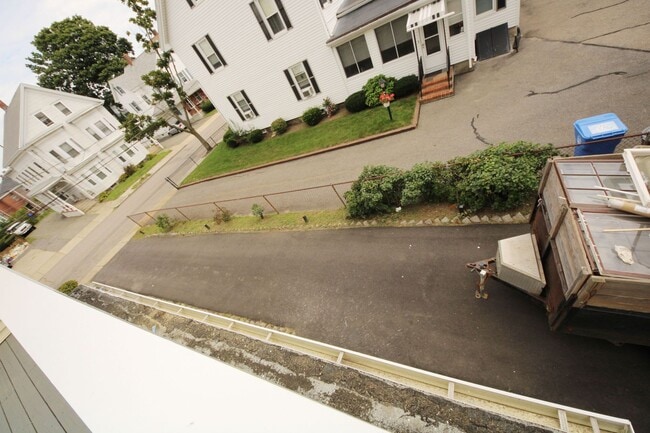 Photo - large 4 bed in Waltham