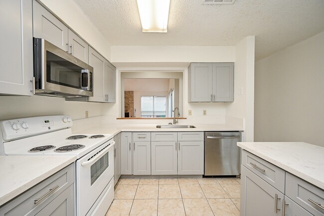 Photo - 13115 Richmond Ave.