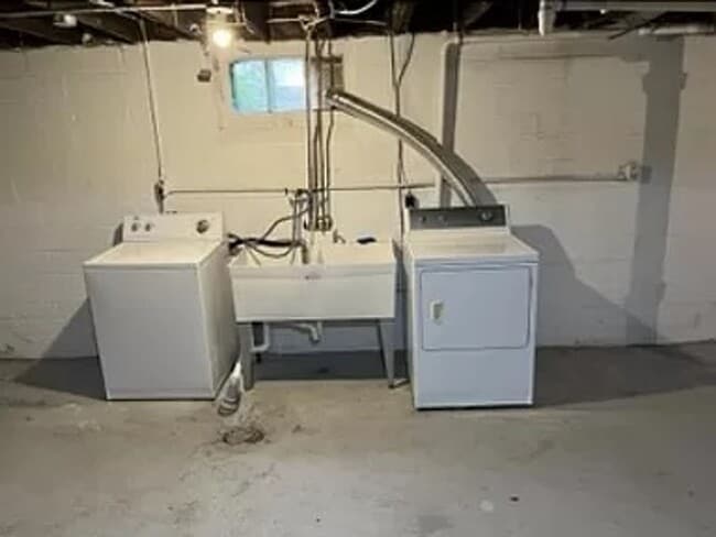 Photo - Charming 3 Bedroom Bungalow Aval 6/1/2026