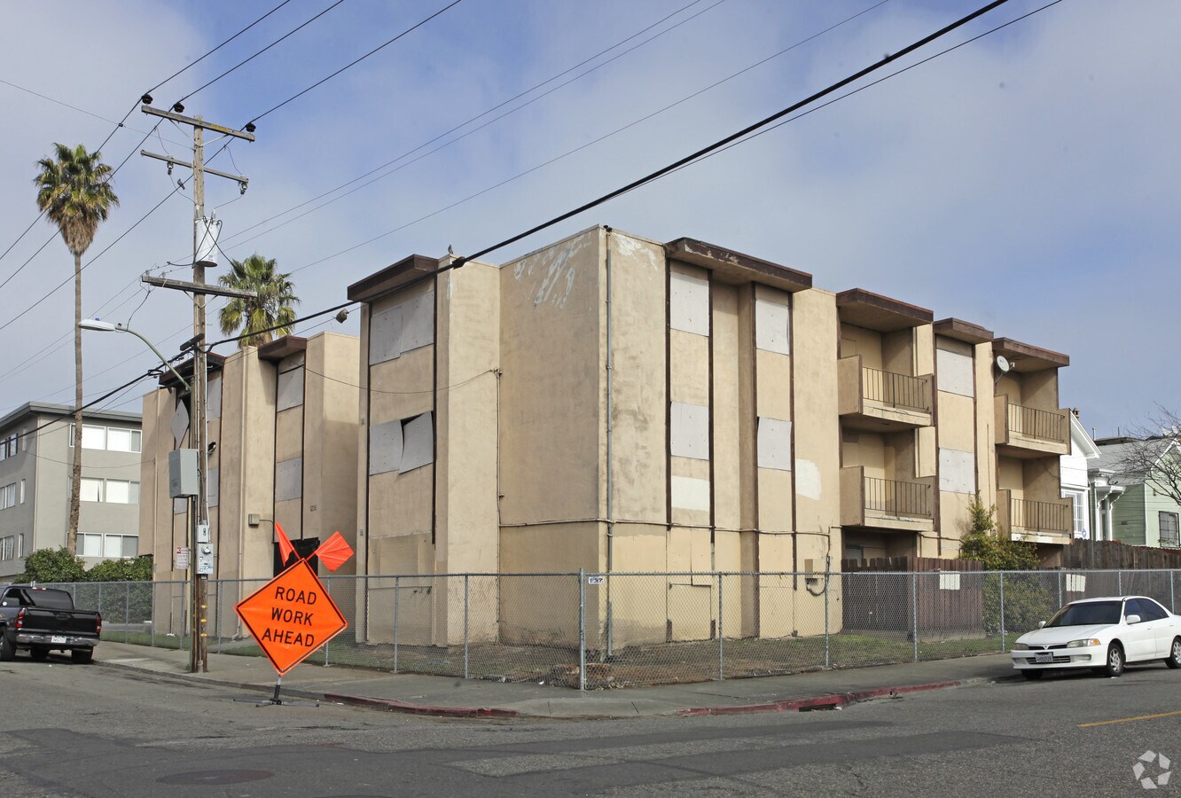 Photo - 1236 E 17th St