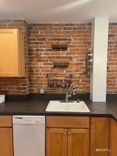 Building Photo - 3 Columbia St Unit FL3