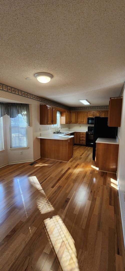 106 Burrough Ln