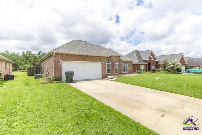 Building Photo - 217 Sedgebrooke Dr