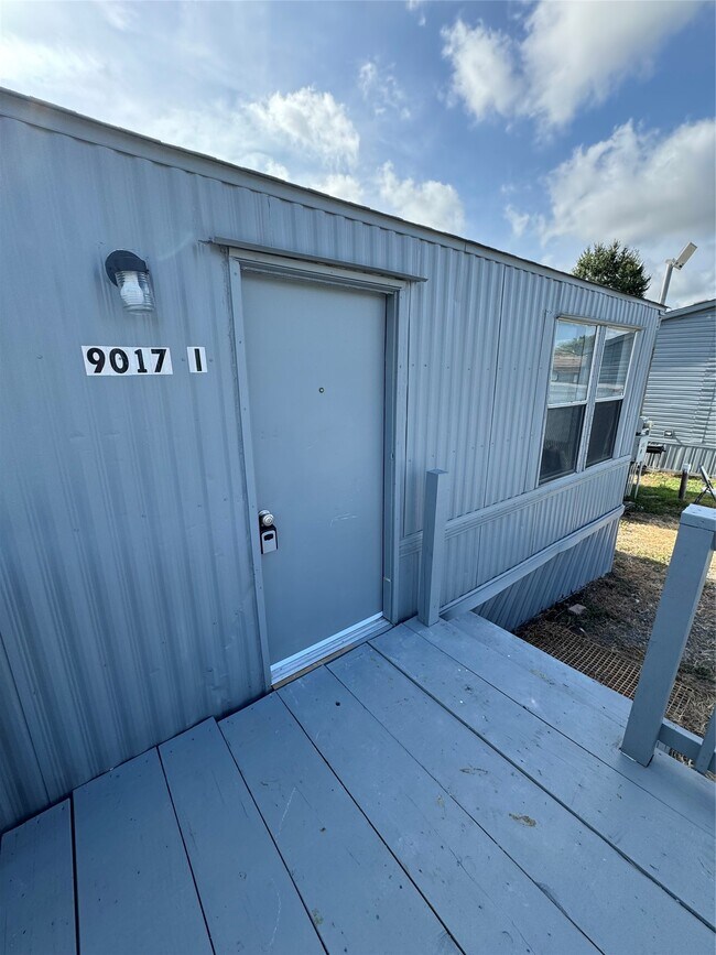 Photo - 9017 Taub Rd