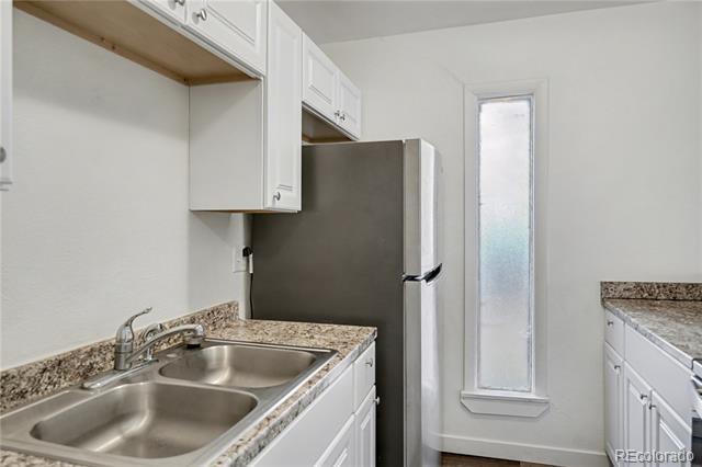 Photo - 4270 Loomis Ave