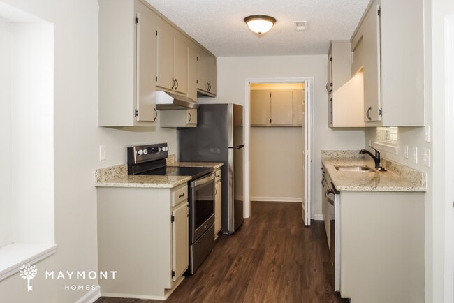 Photo - 2525 Clovis Rd SW