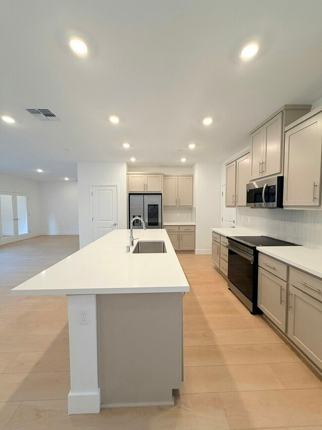 Photo - 325 N Paso Robles Dr