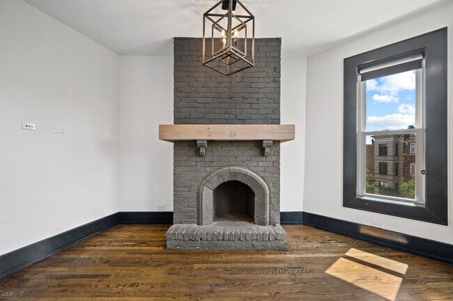 Photo - 3513 N Sheffield Ave
