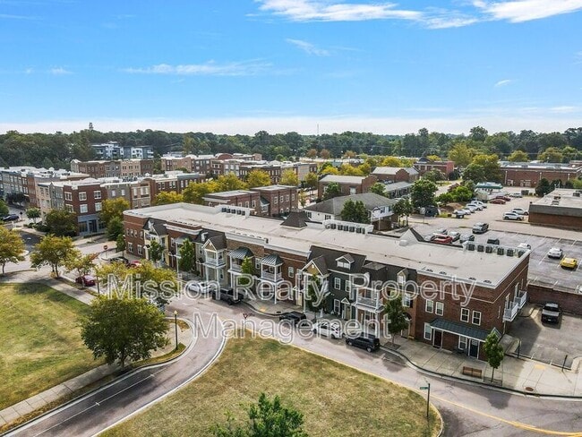 Building Photo - 4307 Fountain Square Plaza