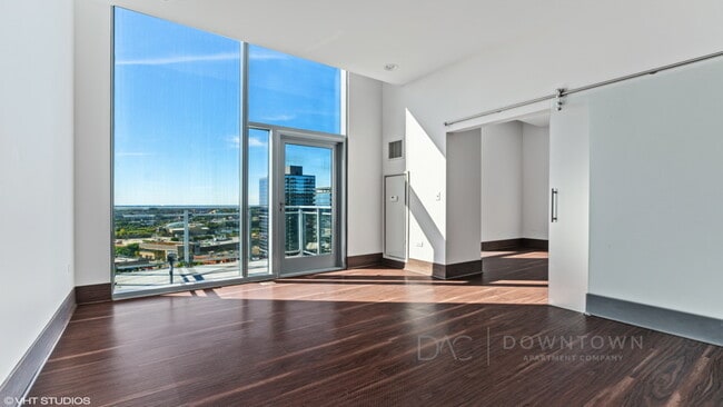 Building Photo - 1416 N Halsted St Unit 1105