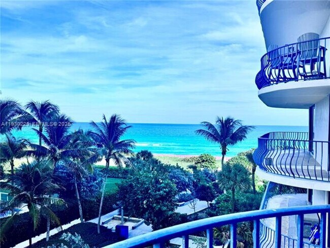 Building Photo - 8877 Collins Ave Unit 8877 Collins Ave appt 402