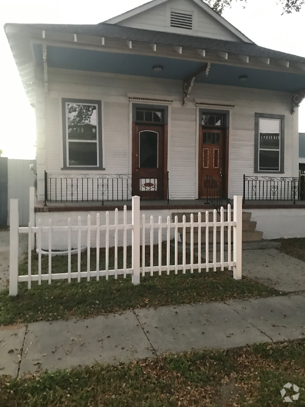 Building Photo - 2636 Elysian Fields Ave Unit 2636 Elysian Fields Ave Rental