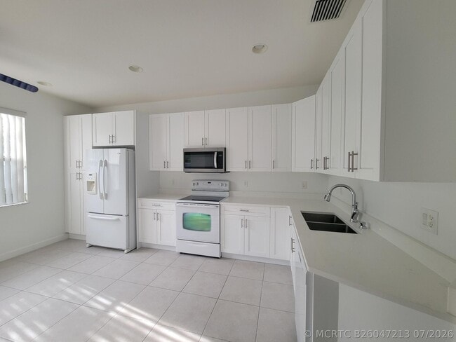 Photo - 3103 Anthem Way