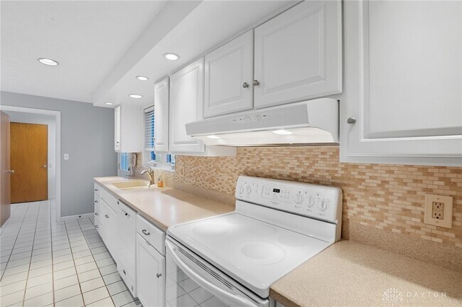 Photo - 1033 Georgian Dr