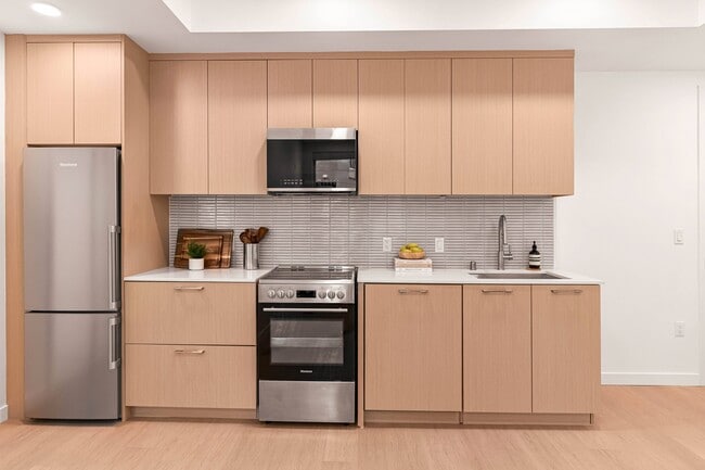 Photo - The Santa Monica Collection - 501 Broadway