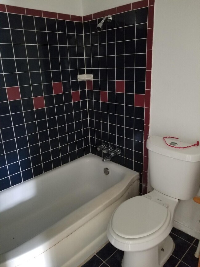 Photo - 5421 Hazel St