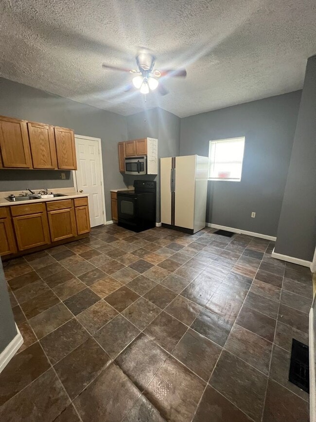 Photo - 520 N Alameda Ave Unit A