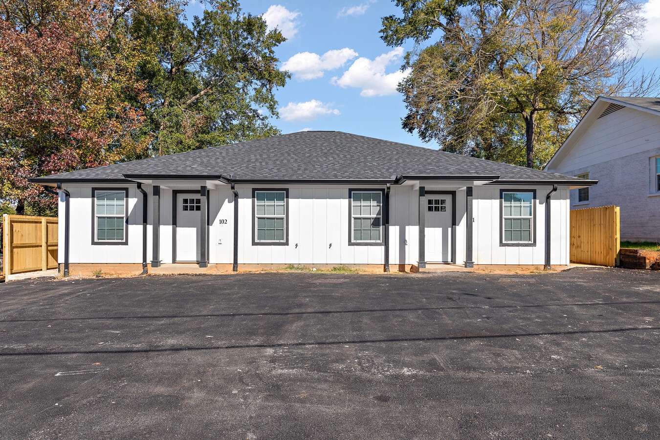 Photo - 215 Beall St