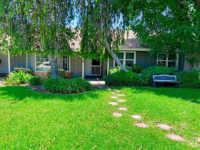 Building Photo - 5641 Camino Real Rental