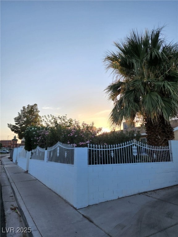 Building Photo - 4276 Ridgedale Ave Rental