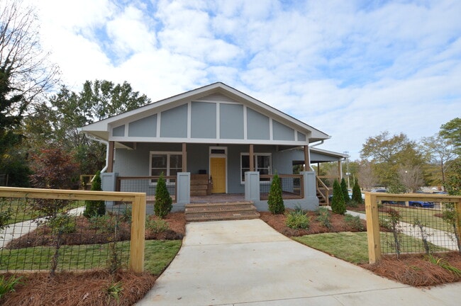 Building Photo - Retreat at Montevallo Unit 5 Rental