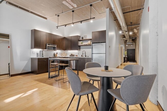 Photo - 618 N Washington Ave
