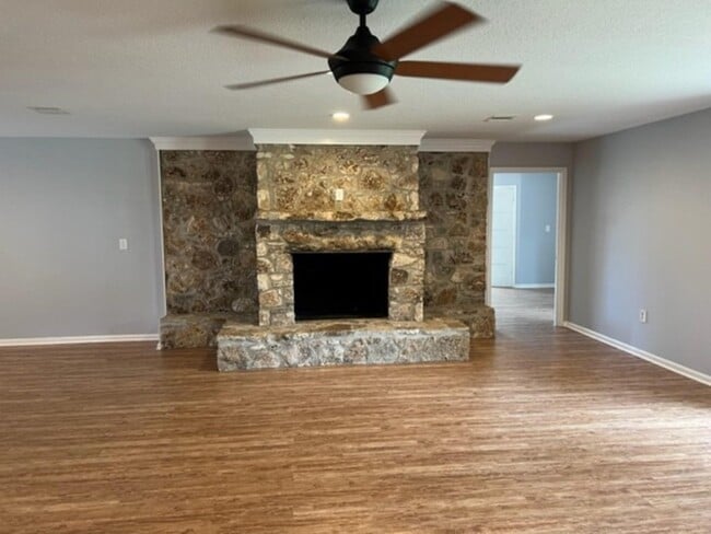 Photo - 22985 Hwy 105 W