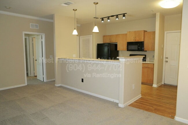 Photo - 8290 Gate Pkwy W Unidad 218