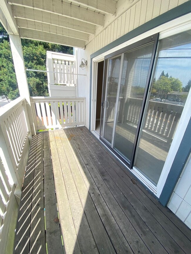 Photo - Advent - Top Floor Large, Bright & Spaciou...