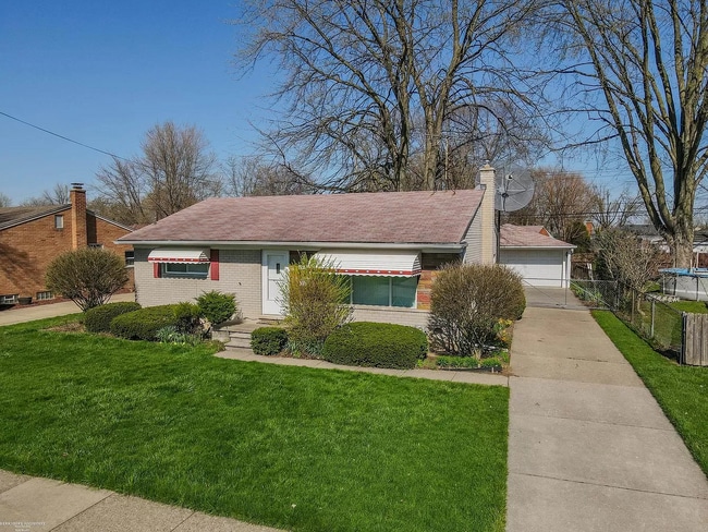 Photo - 25100 Marilyn Ave