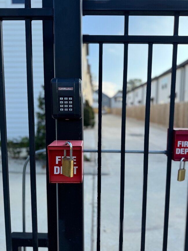 Photo - 3208 Bostic St