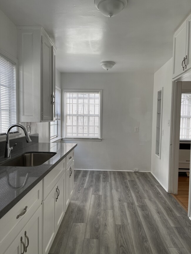 Photo - 3520 S Victoria Ave Unit 3516