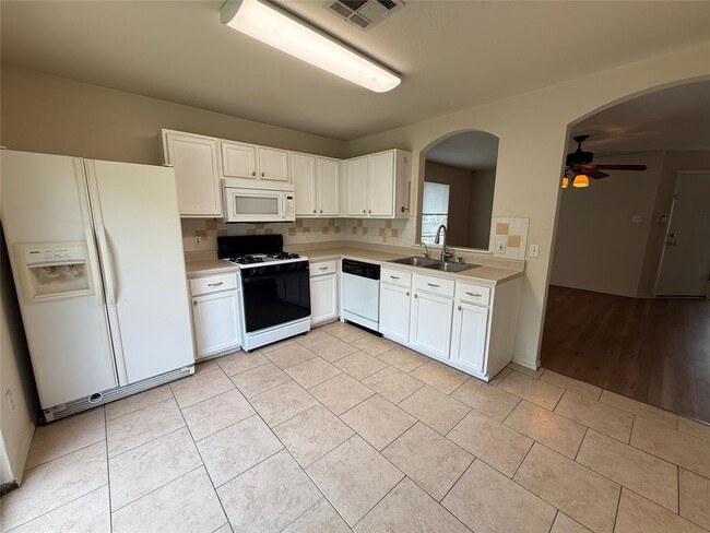 Photo - 224 Jim Miller Dr