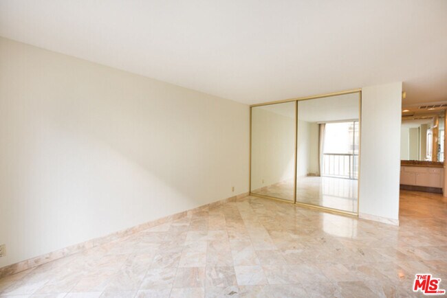 Photo - 10747 Wilshire Blvd Unidad 905