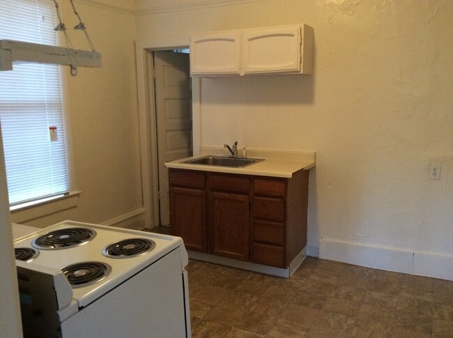 Photo - 1037 N Sierra St