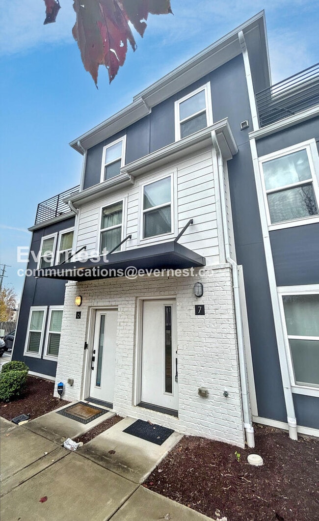 Building Photo - 110 Duke St