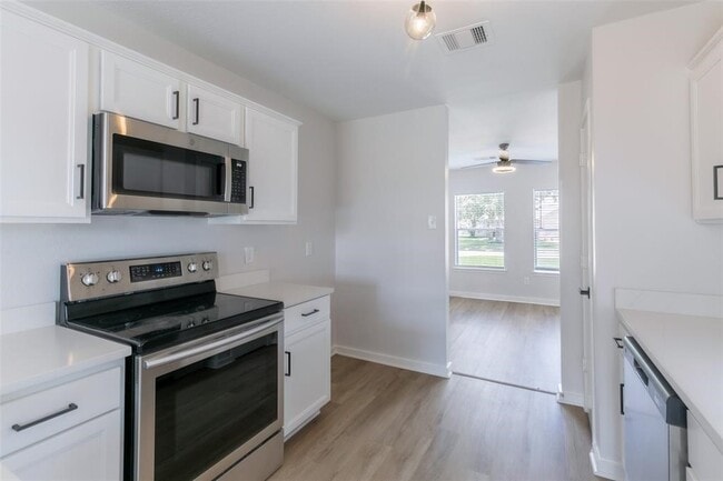 Photo - 16711 Hollow Ridge Dr