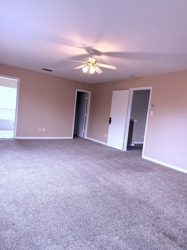 15227 Mission Oak Dr
