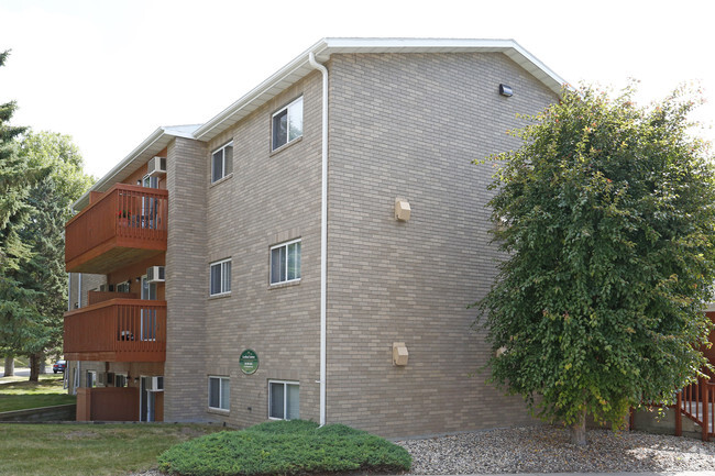 Cardinal Estates - Cardinal Estates Apartments