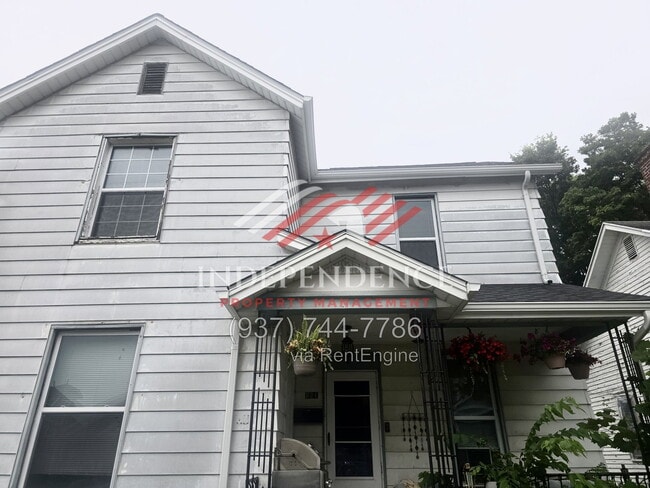 721 E Pearl St