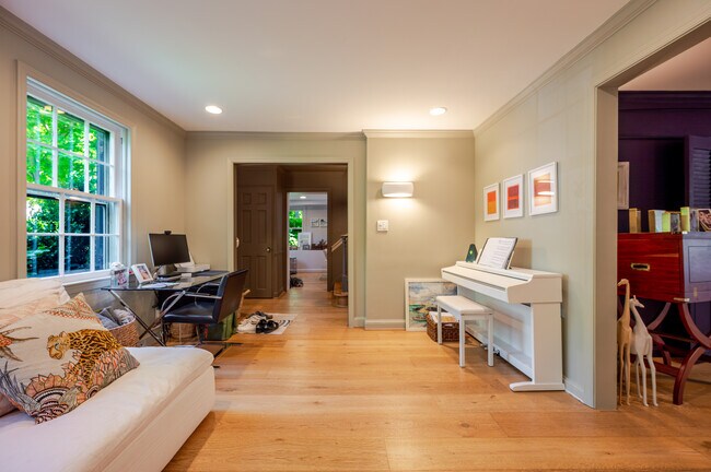 Photo - 4612 Sedgwick St NW