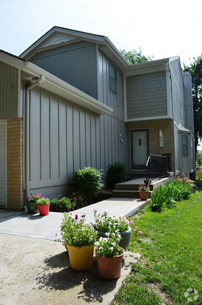 Building Photo - Chapel Oaks Rental