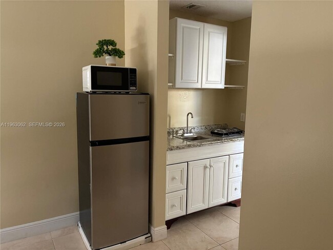 Photo - 2963 Genoa Pl Unidad B