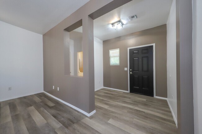 Photo - 718 S Harry P Stagg Dr