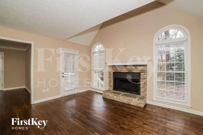 Photo - 320 Due W St