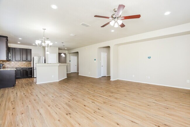 Photo - 1218 Bridle Bit