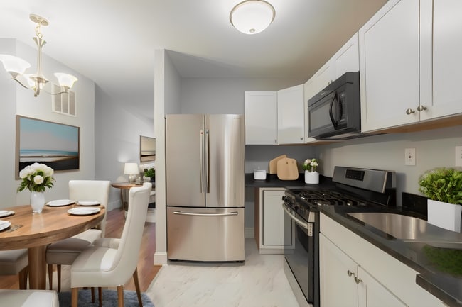 Photo - 1008 Lamont St NW