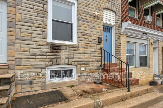 Photo - 611 Oldham St