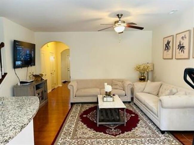 Photo - Spacious 3 bedroom Townhome!