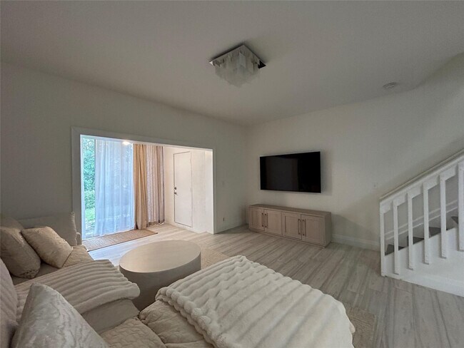 Photo - 1043 Kokomo Key Ln